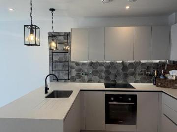 Exploration Way, Slough SL1 2 bed flat to rent £1,700 pcm £392 pw