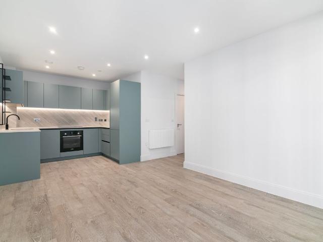 Exploration Way, Slough SL1, 2 bed flat to rent, £1,750 pcm | PrimeLocation