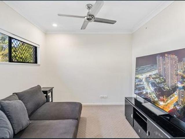 EXPLORE. SPACIOUS FAMILY HOME IN QUIET TRINITY BEACH CUL DE SAC