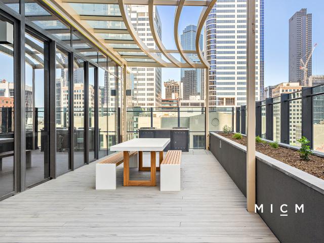 Explore the best that Melbourne has to offer with this stunning 1 bedroom Apartment located in the highly anticipated Melbourne Grand Building