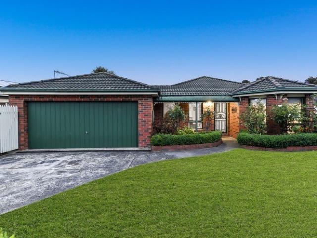 Explore the Distinctive Charm of 5 Henshaw Court, Narre Warren South!