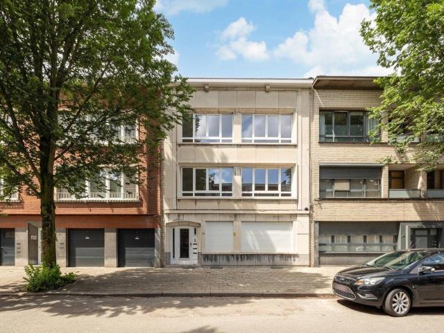 Expo ∣ Fully renovated flat