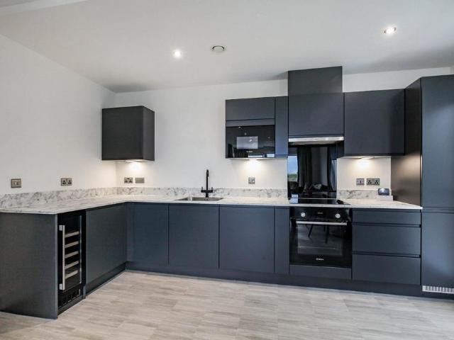 Express Tavern, 56 Kew Bridge Road, Strand on the Green, London, TW8 0EW, United Kingdom | 2 bed apartment for rent #111658206 | Rentberry