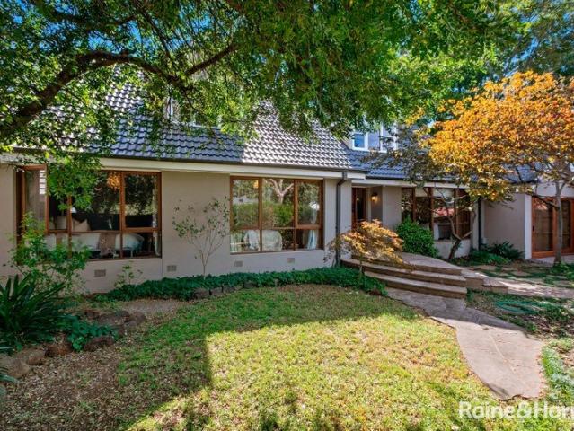 A Spacious Family Sanctuary with Beautiful Gardens in the Heart of Williamstown