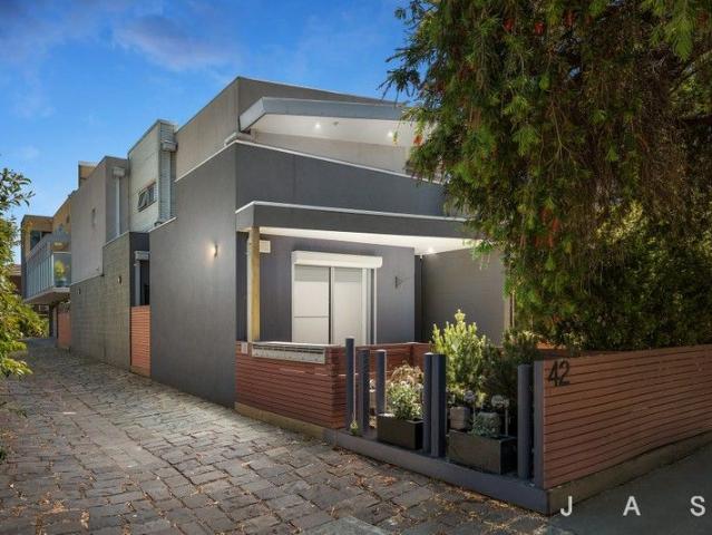 Apartment Ease, Location Excellence