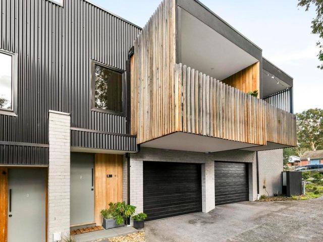 Light filled lifestyle haven in a leafy locale