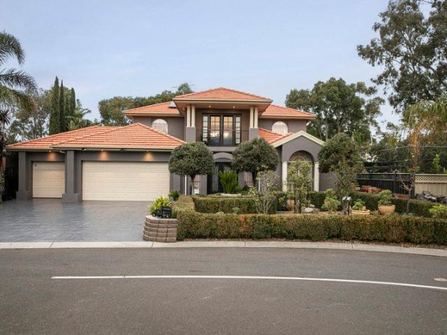 Mansion Scale Living with Pool, Tennis Court and Lake Reserve Frontage