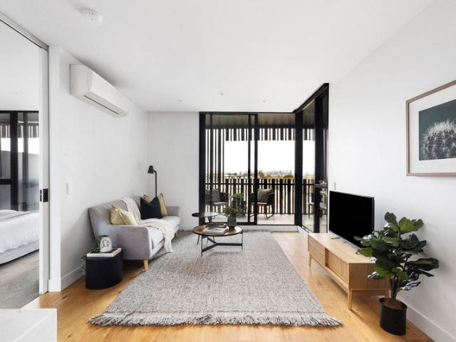 Sweeping city views in the heart of Ivanhoe