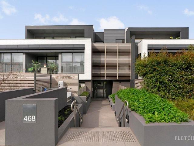 Spacious Ground Floor Living with Landscaped Courtyard