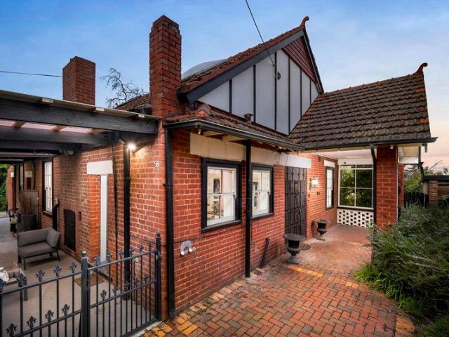 Timeless character in a coveted Ivanhoe setting