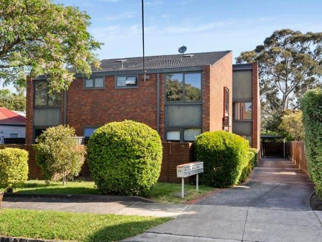 Bright & versatile hidden gem in leafy Alphington
