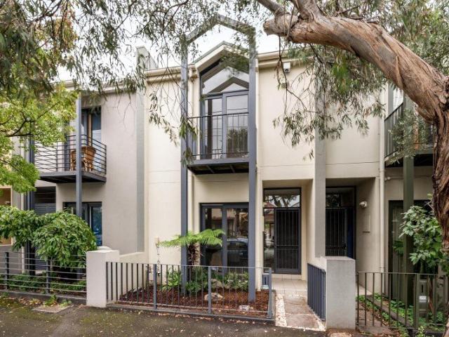 Light, space and city edge sophistication