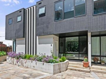 Superb two bedroom designer townhouse with panoramic city views
