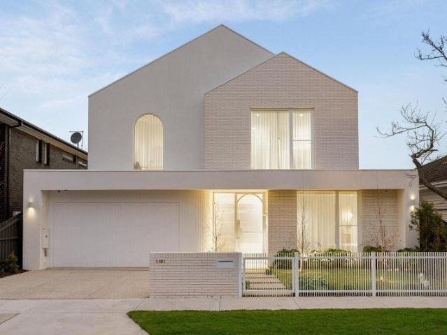 Modernist inspired masterpiece of unrivalled luxury