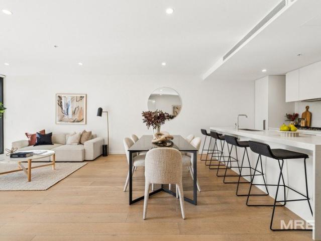 House Like Proportions with Effortless Hawthorn Living