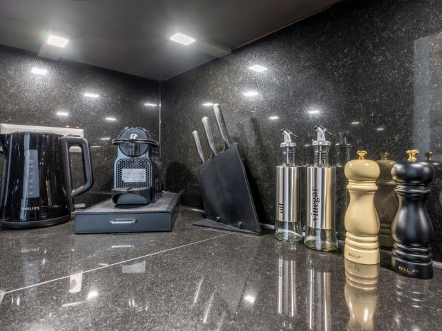 2BR Design Apartment LOUIS I Parking I Balcony I Mercedes Benz I Family friendly