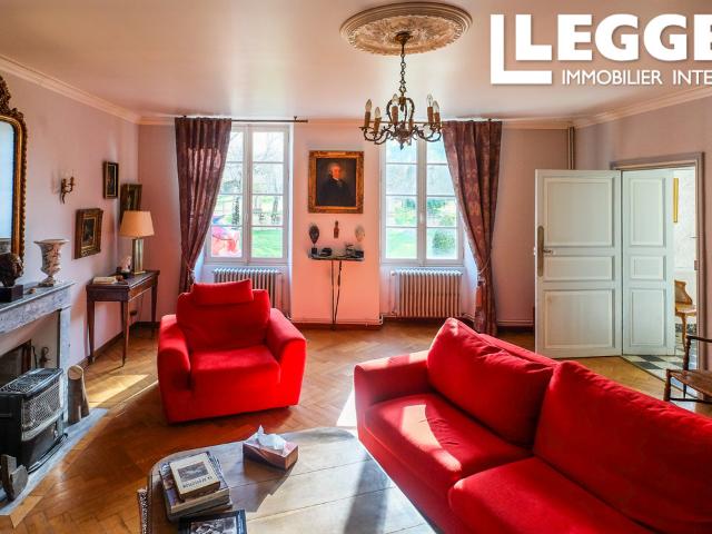 Exquise maison de campagne de 4/5 chambres à coucher dans un état impeccable avec beaucoup de potentiel