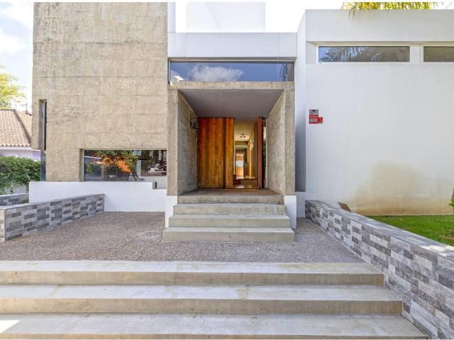 Exquisita Casa con diseño innovador con Piscina y Jardín en. 324m² Ferrea de los Barrios