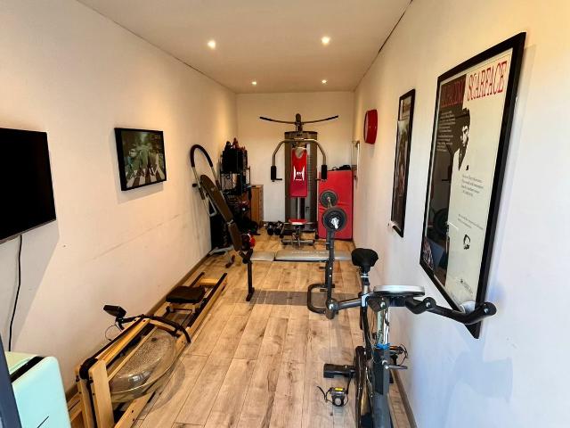 Exquisita parcela con casa moderna, piscina y terreno plano a 50 min de Stgo