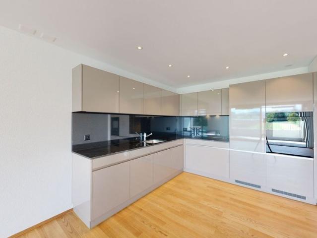 Exquisite 3.5 Zimmerwohnung am See