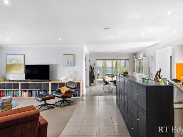 Exquisite 3 Bedroom plus Study!