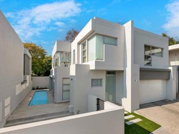 exquisite 3 bedroom, 3.5 bathroom fu.