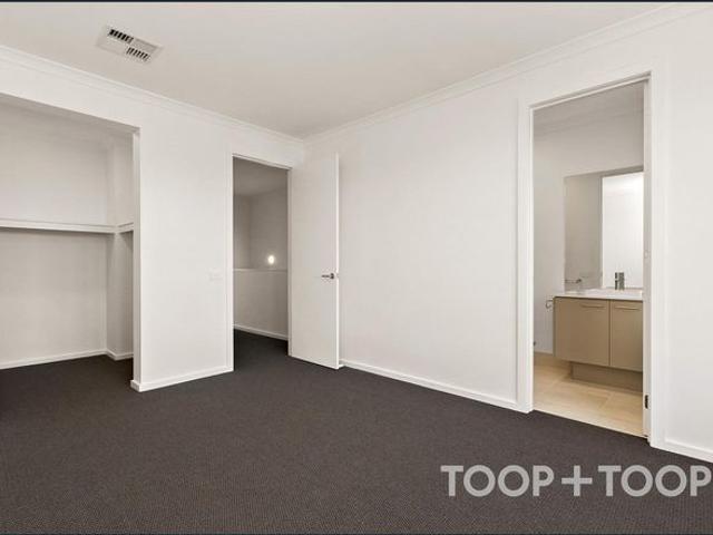 Exquisite 3 Story Townhouse with Golf Course Views