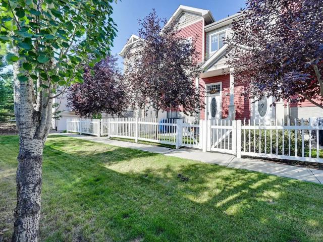 Exquisite 3bedroom condo with A/C for rent in Hampton, West Edmonton