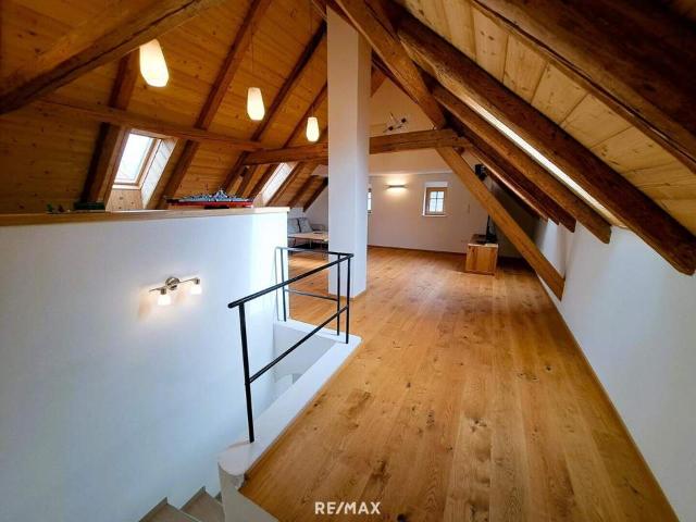 exquisite 175 m² Wohnung im restaurierten Wohnhaus individuelles Wohnen im Zentrum von Neuzeug