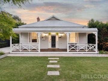 EXQUISITE 1920's HOME HAS HAD THE PERFECT RESTORATION