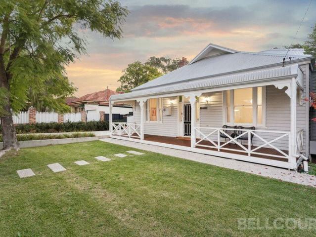 EXQUISITE 1920's HOME HAS HAD THE PERFECT RESTORATION