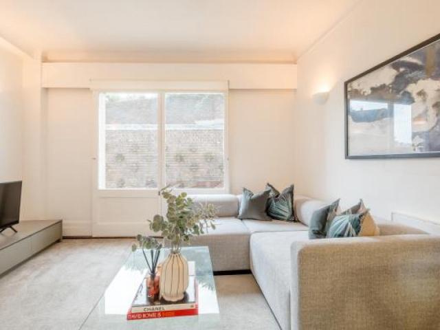 Exquisite 2 bedroom apartment near The Regent's Park Has an Apartment