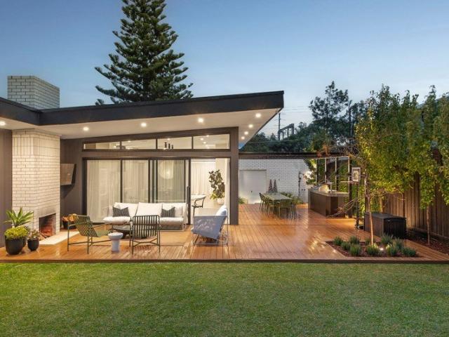 Exquisite Coastal Living for Lovers of Design
