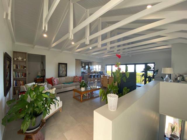 EXQUISITE COASTAL LIVING IN A SECURE ESTATE | STUNNING SEA VIEWS TOWARDS MOSSEL BAY POINT