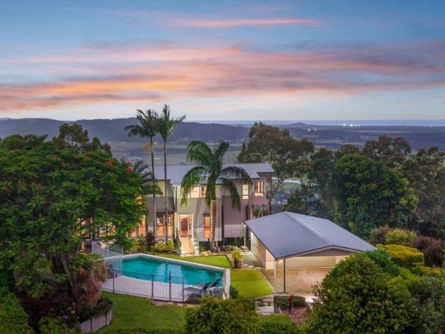 Exquisite Coastal Panorama Meets Hinterland Perfection