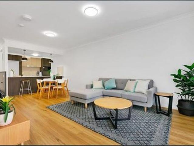 Exquisite, contemporary 2 Bed Living with Huge 54sqm Terrace