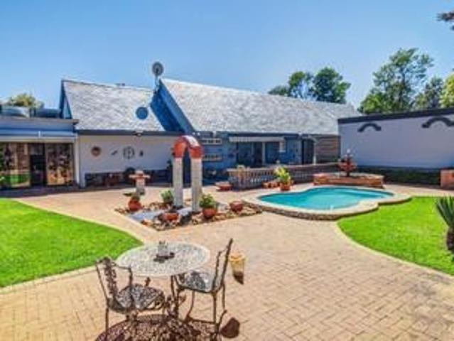 exquisite chinese home on the market.