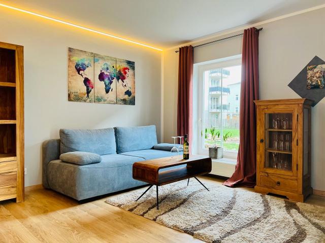 Exquisite apartment in a central location in Dresden with a large garden and top notch amenities!, Dresden Amsterdam Apartments for Rent