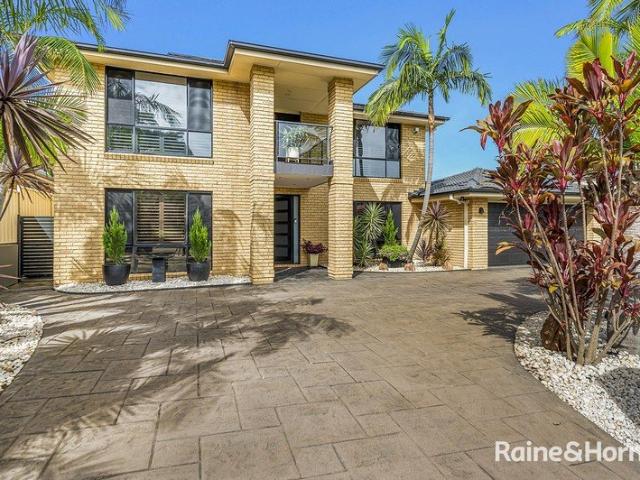 Exquisite Belmont Entertainer Luxurious Family Living!
