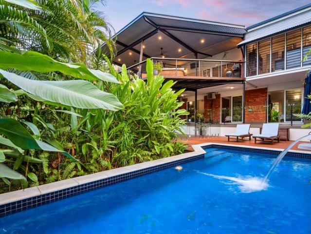 Exquisite entertainer only 400m from Cullen Bay!