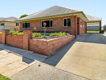 Exquisite Executive Residence in a Prime Location