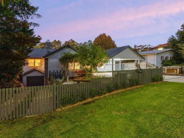 Under Application * EXQUISITE FAMILY HOME