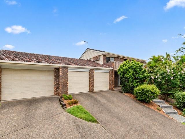 Exquisite family home in Chermside West perfect for larger families