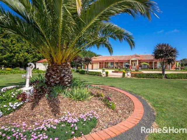 Exquisite Family Home in New Gisborne 2.06 acres approx