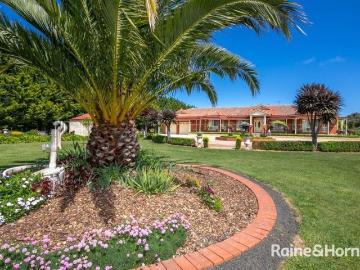 Exquisite Family Home in New Gisborne 2.06 acres approx