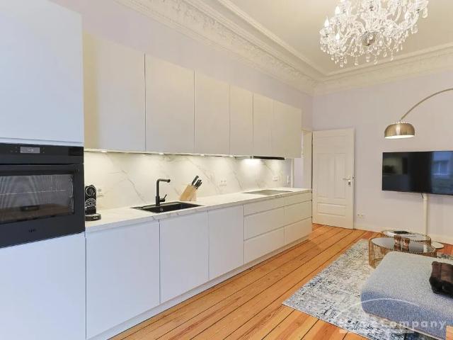 Exquisite flat with 2 bedrooms in city centre of Hamburg Furnished temporary rental for expats