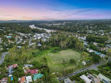 Exquisite Kenmore Retreat: A 5 Bedroom Family Gem with Resort Style Living