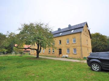 Exquisite, kernsanierte Dachgeschossresidenz in malerischer, ländlicher Umgebung