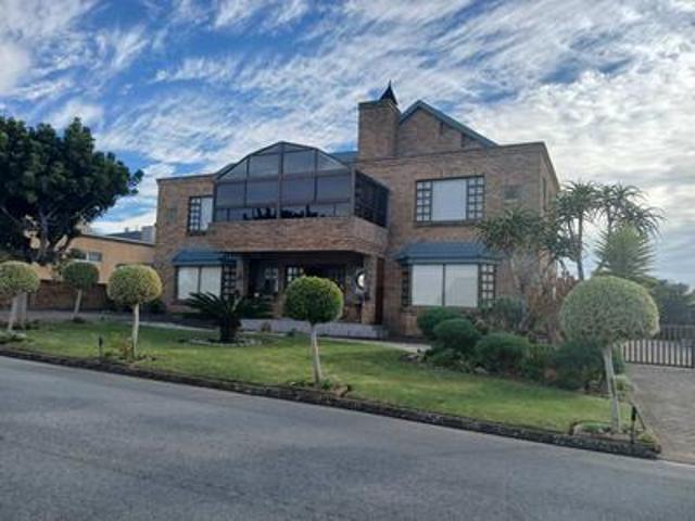 exquisite home with stunning views i.