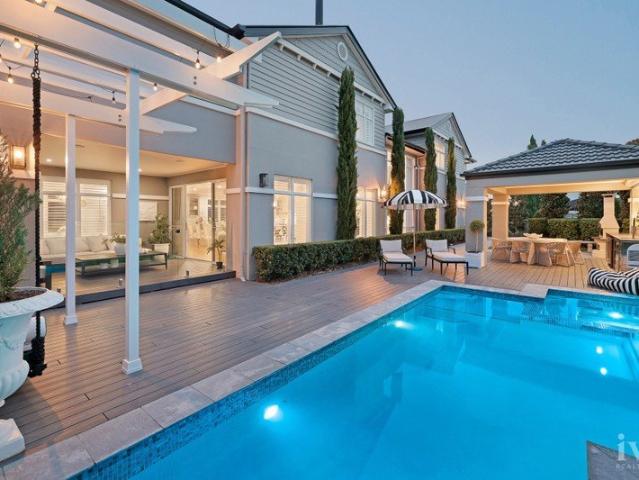 Exquisite Hampton's Elegance and Charm